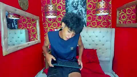 straightyounpein online show from 04.19.26