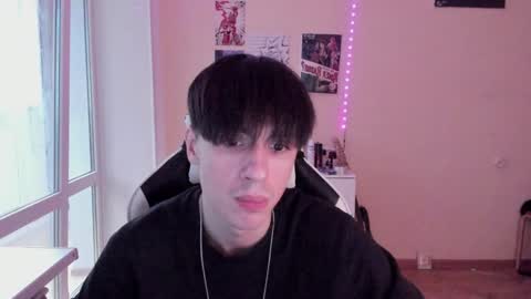 Snapshot of stralght_twinks chatting on 12.09.24 Ray online show from 12.09.24