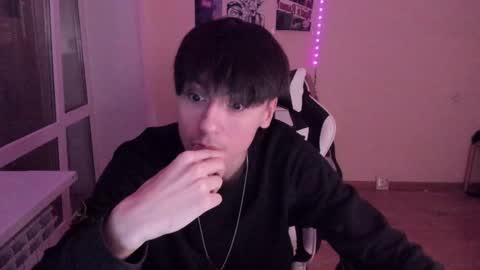 Snapshot of stralght_twinks chatting on 12.09.24 Ray online show from 12.09.24