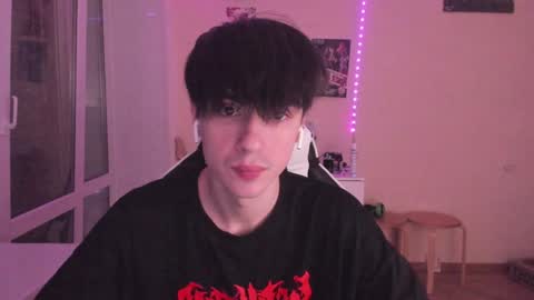 Snapshot of stralght_twinks chatting on 12.30.24 Ray online show from 12.30.24