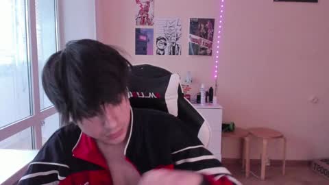 Snapshot of stralght_twinks chatting on 01.03.25 Ray online show from 01.03.25