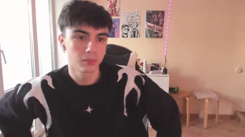 Snapshot of stralght_twinks chatting on 01.20.25 Ray online show from 01.20.25