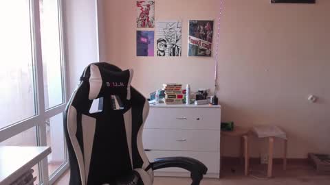 Snapshot of stralght_twinks chatting on 01.20.25 Ray online show from 01.20.25