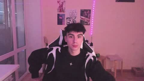 Snapshot of stralght_twinks chatting on 01.20.25 Ray online show from 01.20.25