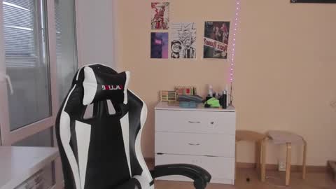 Snapshot of stralght_twinks chatting on 01.25.25 Ray online show from 01.25.25