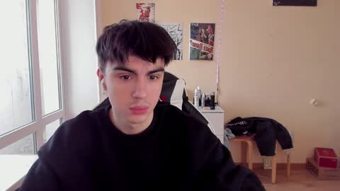 Snapshot of stralght_twinks chatting on 02.04.25 Ray online show from 02.04.25