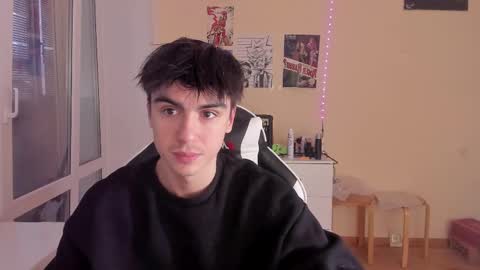 Snapshot of stralght_twinks chatting on 02.16.25 Ray online show from 02.16.25