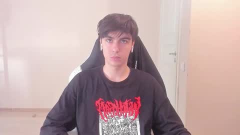 Snapshot of stralght_twinks chatting on 09.30.25 Ray online show from 09.30.25