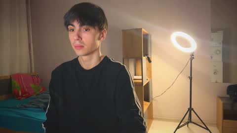 Snapshot of stralght_twinks chatting on 02.08.26 Ray online show from 02.08.26