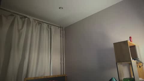 Snapshot of stralght_twinks chatting on 02.20.26 Ray online show from 02.20.26