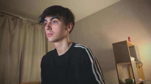 Snapshot of stralght_twinks chatting on 02.21.26 Ray online show from 02.21.26