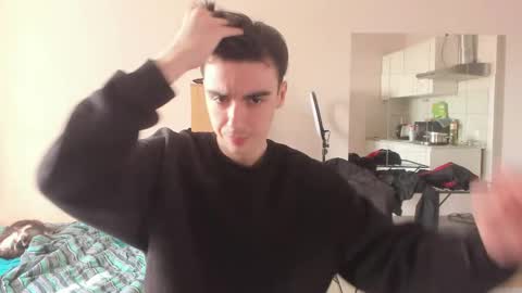 Snapshot of stralght_twinks chatting on 03.17.26 Ray online show from 03.17.26