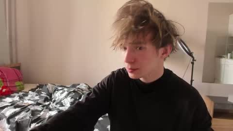 Snapshot of stralght_twinks chatting on 04.23.26 Ray online show from 04.23.26