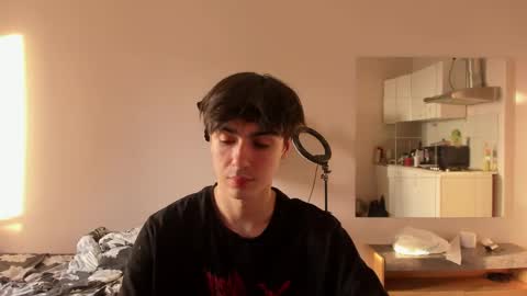 Snapshot of stralght_twinks chatting on 05.03.26 Ray online show from 05.03.26