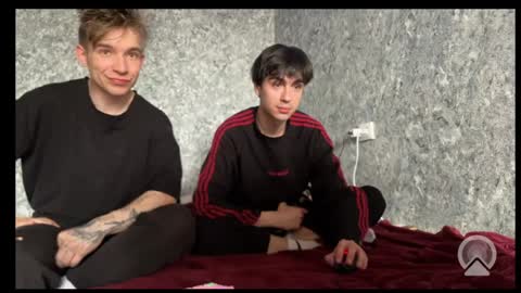 Snapshot of stralght_twinks chatting on 05.12.26 Ray online show from 05.12.26
