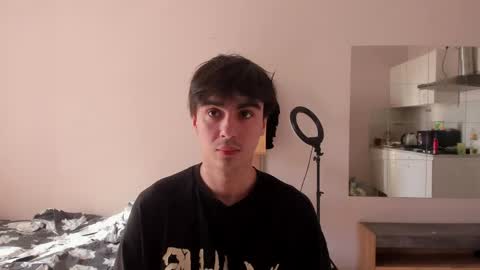 Snapshot of stralght_twinks chatting on 05.23.26 Ray online show from 05.23.26