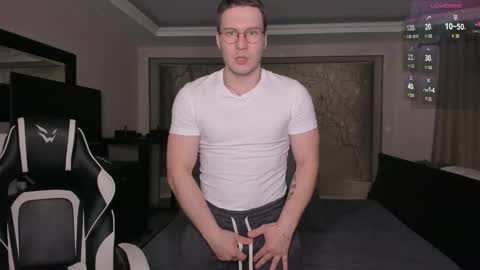 Snapshot of stranggee chatting on 03.12.26 Artem online show from 03.12.26