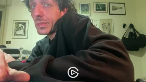 Snapshot of stratocasterluigi chatting on 01.18.25 jizzers online show from 01.18.25