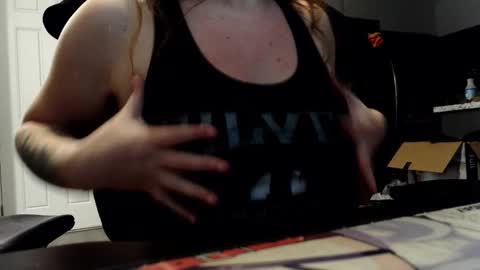 strawbabi online show from 10.26.25