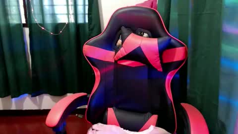 Snapshot of strawberry_ei chatting on 04.22.26 just call me baby online show from 04.22.26