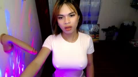 strawberry_kisses143 online show from 07.28.26