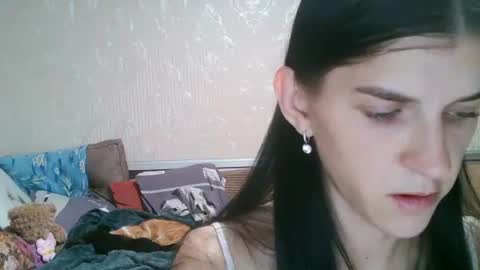 Snapshot of strawberry_storm chatting on 09.15.25 Strawberry Storm online show from 09.15.25