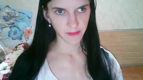 Snapshot of strawberry_storm chatting on 04.04.26 Strawberry Storm online show from 04.04.26
