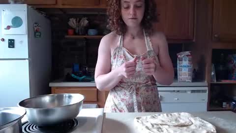 Snapshot of strawberrylotsacake chatting on 11.25.25 Strawberrylotsacake online show from 11.25.25