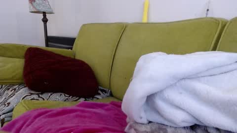 Snapshot of strawberrylotsacake chatting on 12.15.25 Strawberrylotsacake online show from 12.15.25