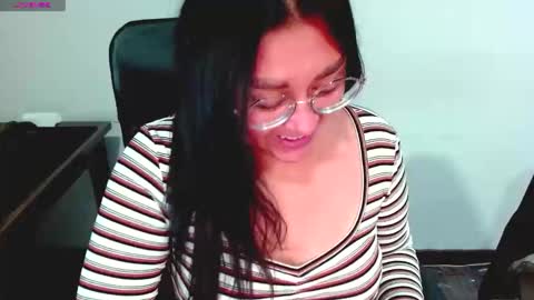 Snapshot of strawlux chatting on 02.21.26 strawlux online show from 02.21.26