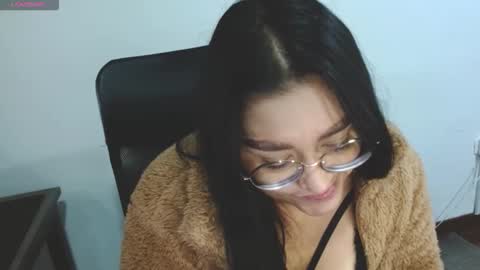 Snapshot of strawlux chatting on 02.25.26 strawlux online show from 02.25.26