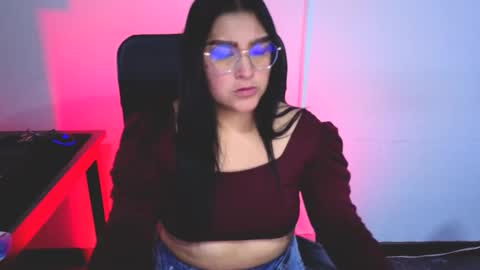 Snapshot of strawlux chatting on 02.27.26 strawlux online show from 02.27.26