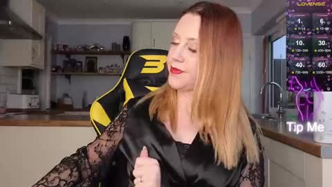 Amorina online show from 02.11.25