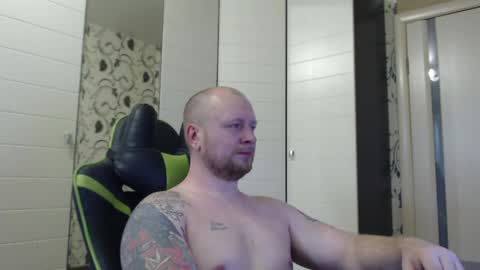 Snapshot of strongass18 chatting on 05.10.26 Alex online show from 05.10.26
