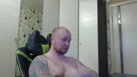 Snapshot of strongass18 chatting on 05.12.26 Alex online show from 05.12.26