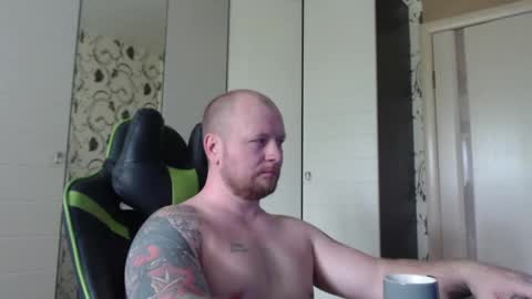 Snapshot of strongass18 chatting on 05.14.26 Alex online show from 05.14.26
