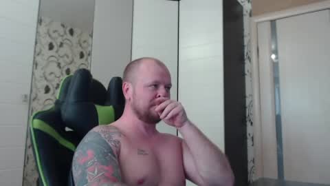 Snapshot of strongass18 chatting on 05.17.26 Alex online show from 05.17.26
