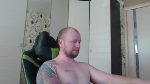 Snapshot of strongass18 chatting on 05.21.26 Alex online show from 05.21.26