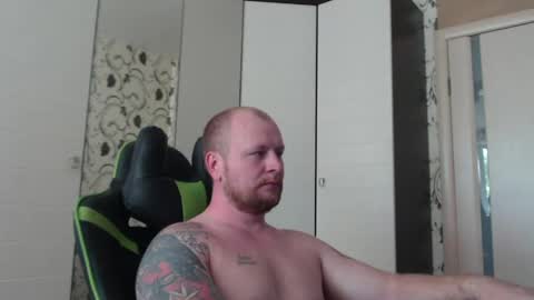 Snapshot of strongass18 chatting on 05.22.26 Alex online show from 05.22.26