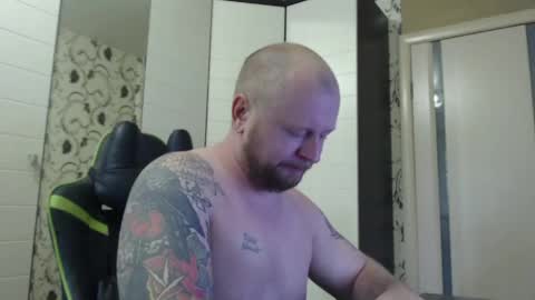 Snapshot of strongass18 chatting on 05.26.26 Alex online show from 05.26.26