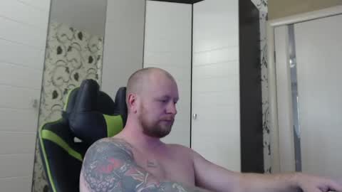 Snapshot of strongass18 chatting on 05.28.26 Alex online show from 05.28.26