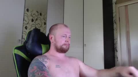 Snapshot of strongass18 chatting on 06.05.26 Alex online show from 06.05.26