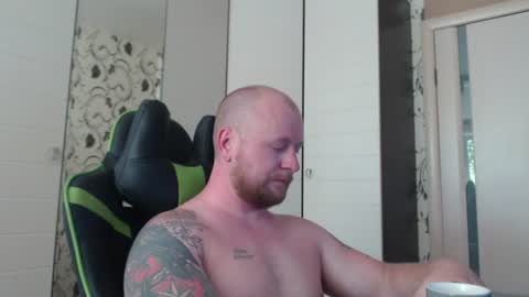 Snapshot of strongass18 chatting on 06.10.26 Alex online show from 06.10.26