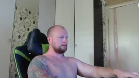 Snapshot of strongass18 chatting on 06.18.26 Alex online show from 06.18.26