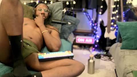 strongmellow online show from 10.24.25