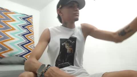 stuart_17 online show from 10.10.25