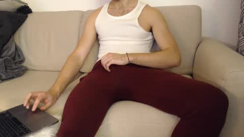 Stud From Paris online show from 01.02.25