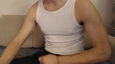 Snapshot of studfromparis chatting on 03.08.26 Stud From Paris online show from 03.08.26