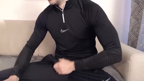 Snapshot of studfromparis chatting on 03.29.26 Stud From Paris online show from 03.29.26