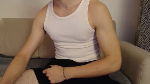 Snapshot of studfromparis chatting on 04.04.26 Stud From Paris online show from 04.04.26
